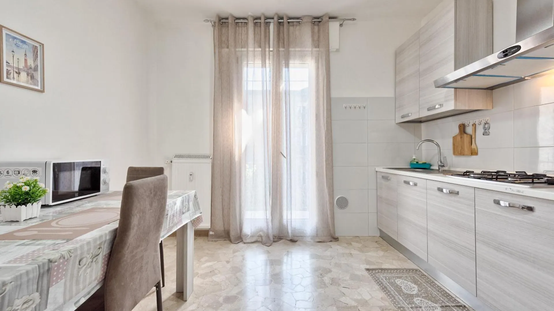 Bd Home Venice 0*,