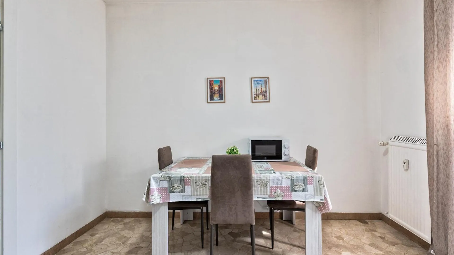 Bd Home Venice 0*,