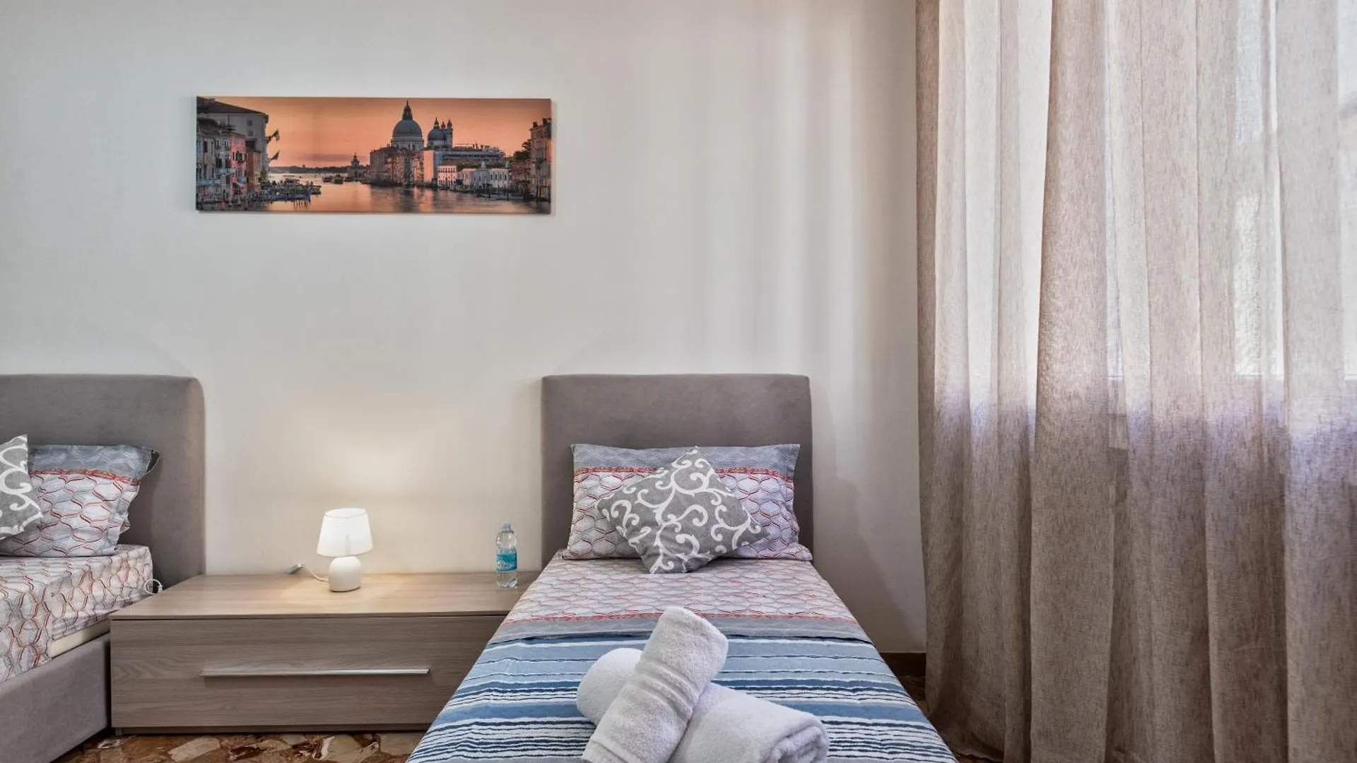 Bd Home البندقية شقة